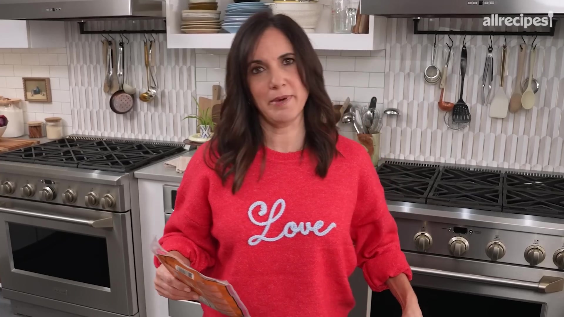 Video thumbnail for 2.I Tried 5 Celebrity Salads—Here’s the Best (Matthew McConaughey, Jennifer Aniston & More) (1080p 24fps)