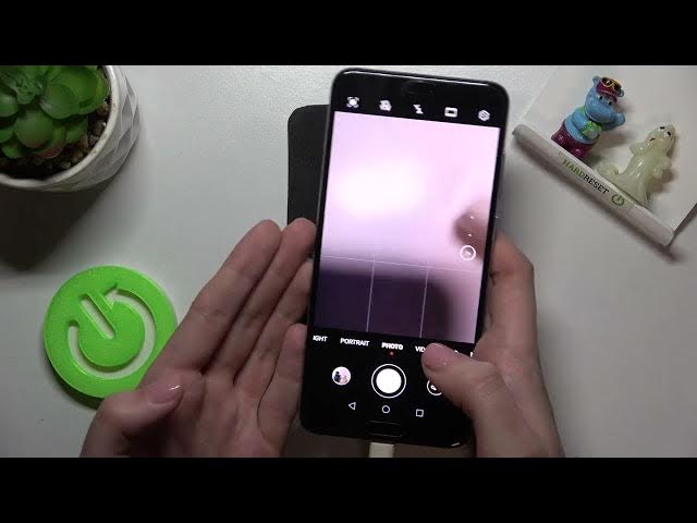 Video thumbnail for How to Turn On/Off Camera Grid Lines on HUAWEI P20 Pro | Assistive Grid