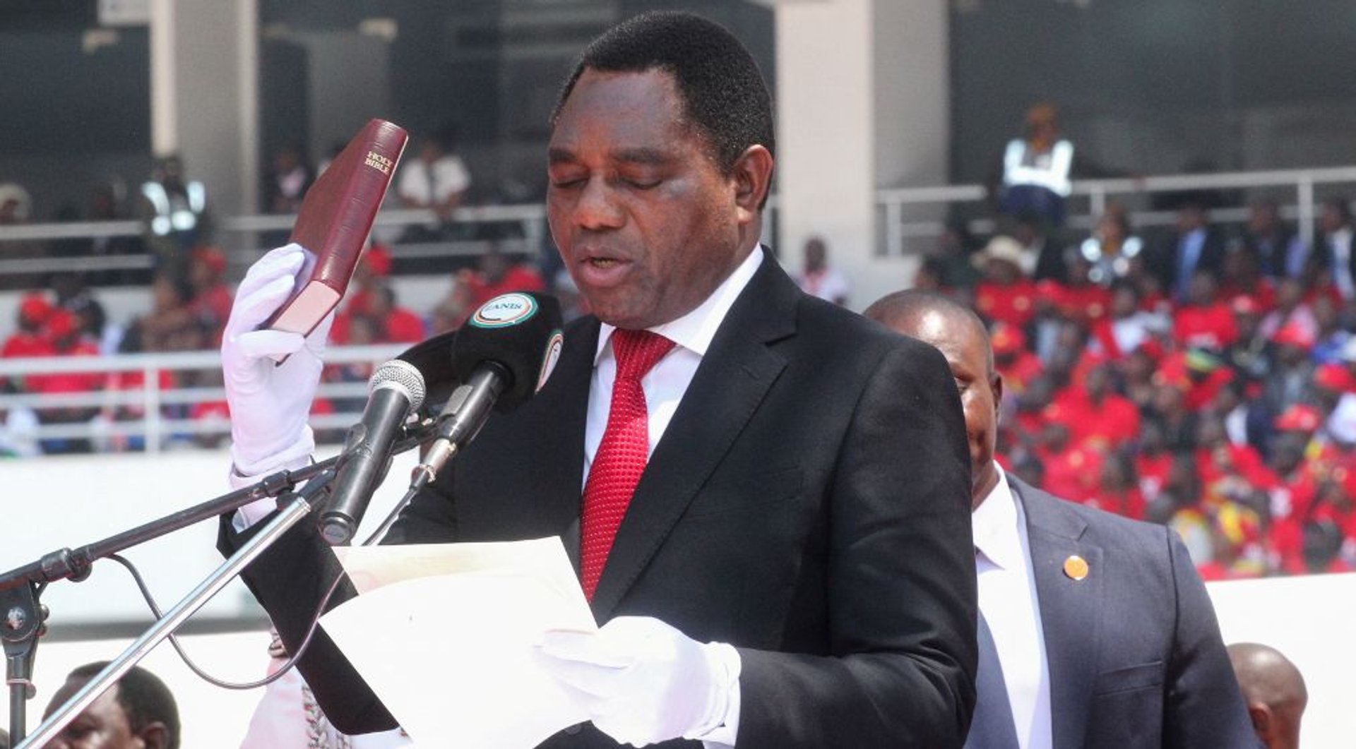 Video thumbnail for Hakainde Hichilema sworn in as Zambia’s president after disputed election