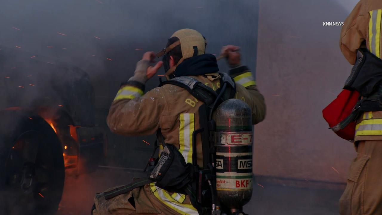 Video thumbnail for US, Bakersfield: Bakersfield Vehicle Fire Exposes Home.