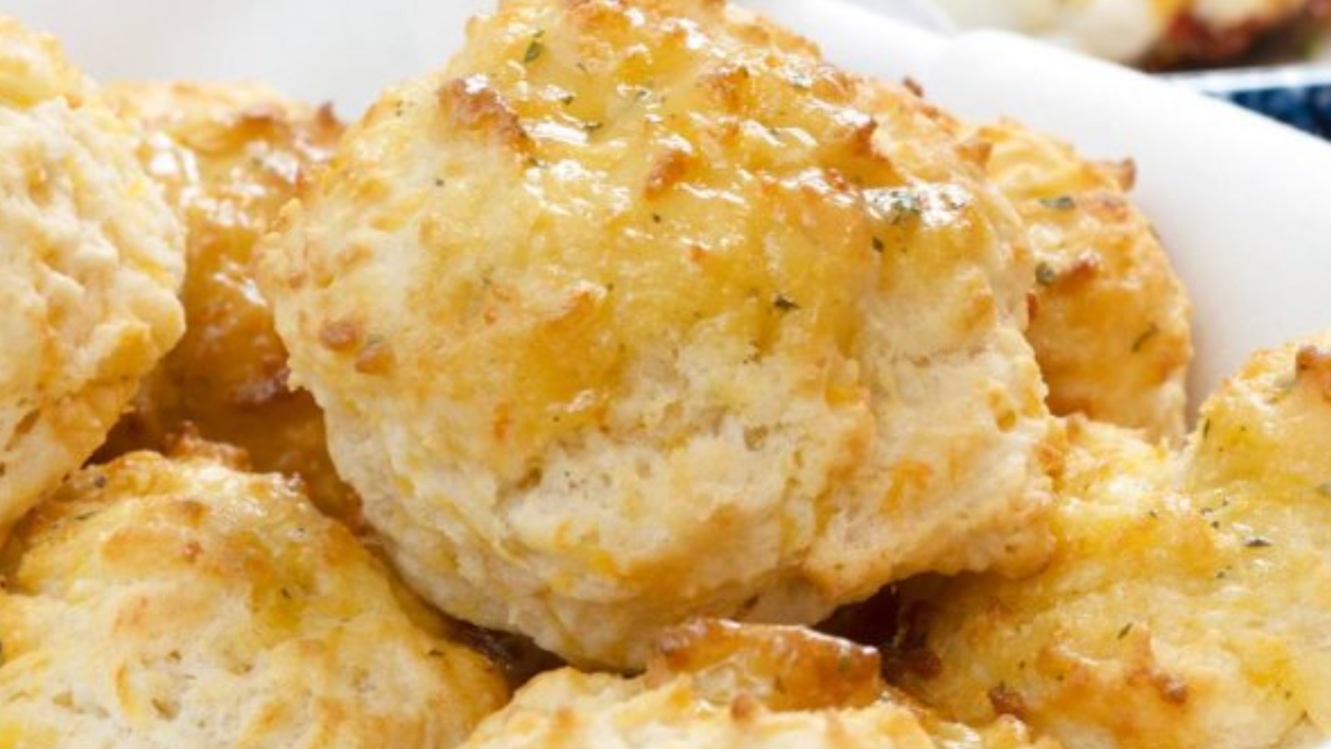 Video thumbnail for This Is Why Red Lobster's Cheddar Bay Biscuits Are So Delicious