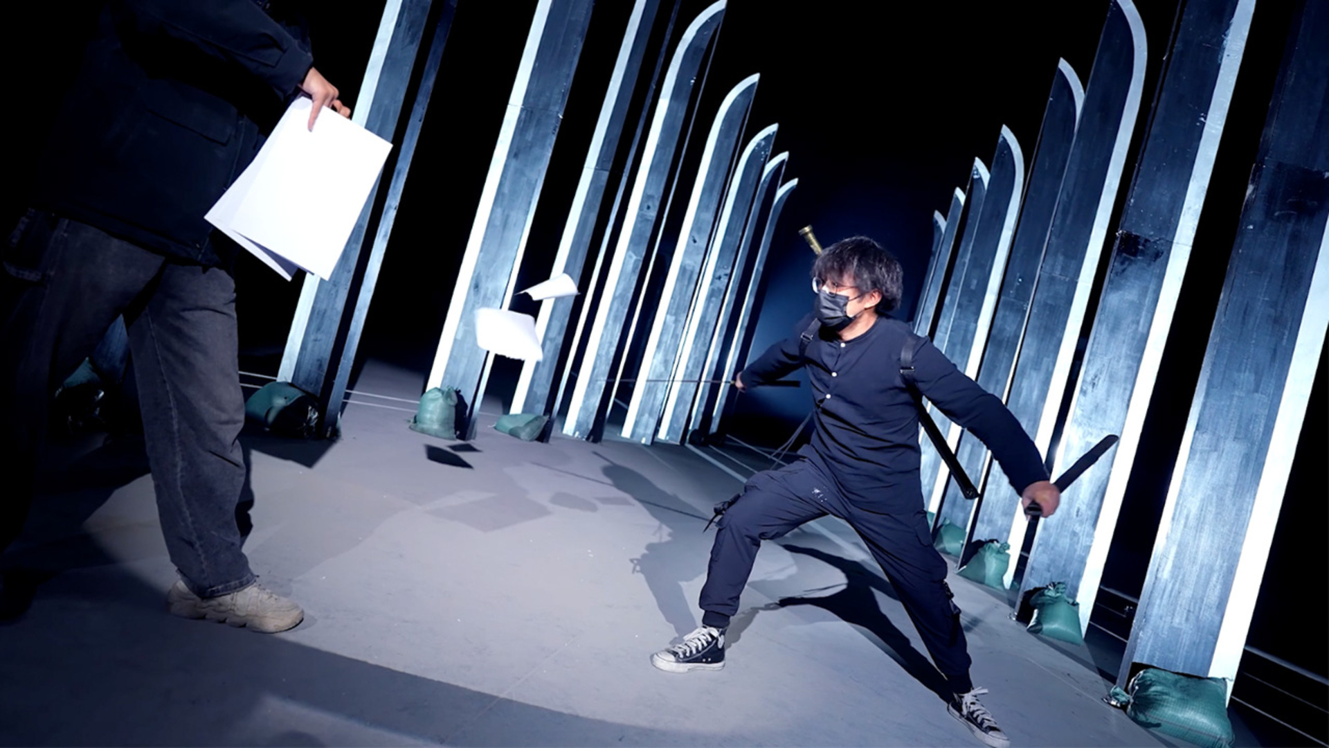 Video thumbnail for Fastest time to cut five pieces of A4 paper in the air by a single-edged martial arts sword  7.46 seconds by Fan Shisan