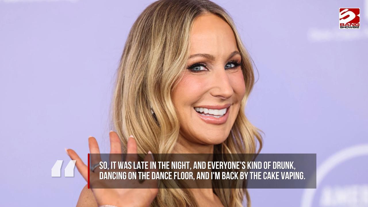 Video thumbnail for Nikki Glaser shares what she almost stole from Taylor Swift's wedding