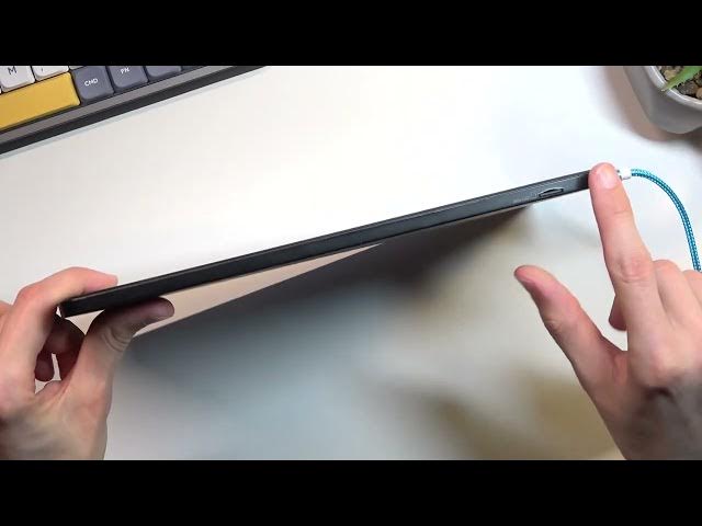 Video thumbnail for How to Insert SD Card into Odys Thanos 10