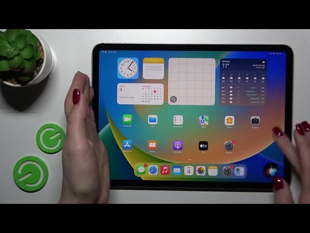Video thumbnail for How to Link/Unlink Siri Launch to/from the Power Button on the iPad Pro 4th Gen (2022)