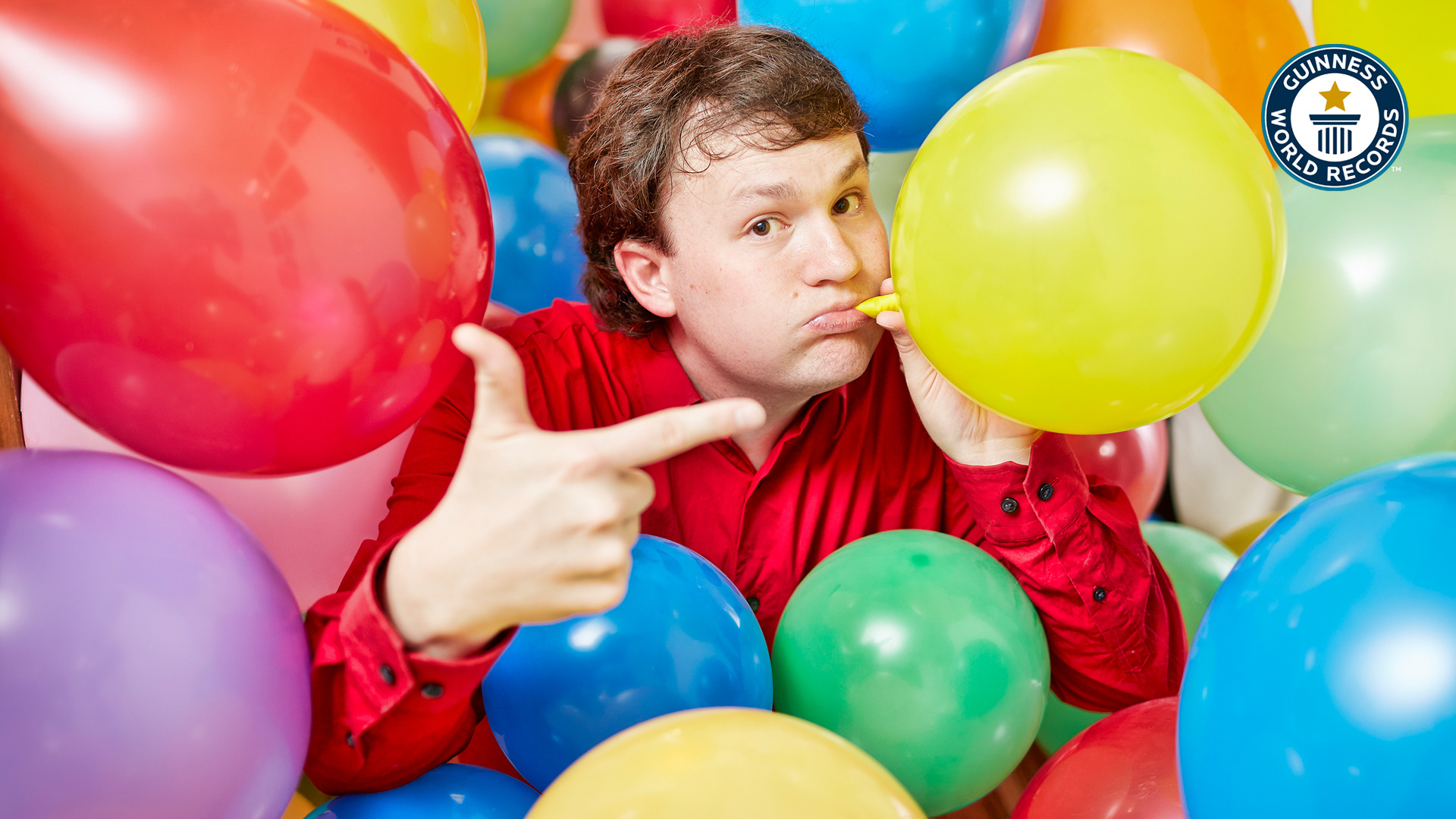 'Video thumbnail for Hunter Ewen sets world records conquering balloonphobia'