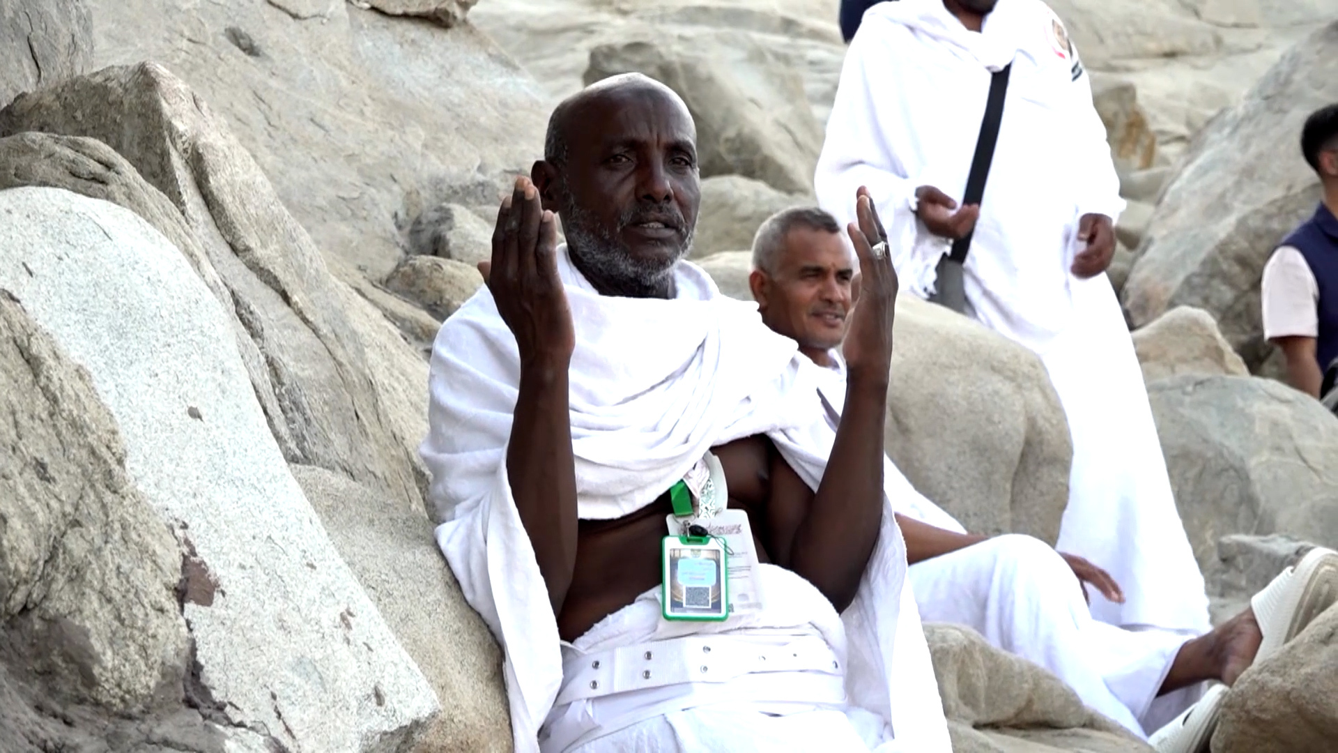 Video thumbnail for Al Jazeera speaks to Hajj pilgrims about their journey to Mecca