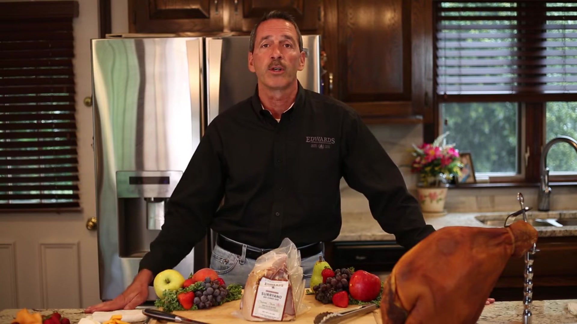 Video thumbnail for How to Prepare and Store Boneless Surryano Ham - Long Aged Ham(720P_HD)