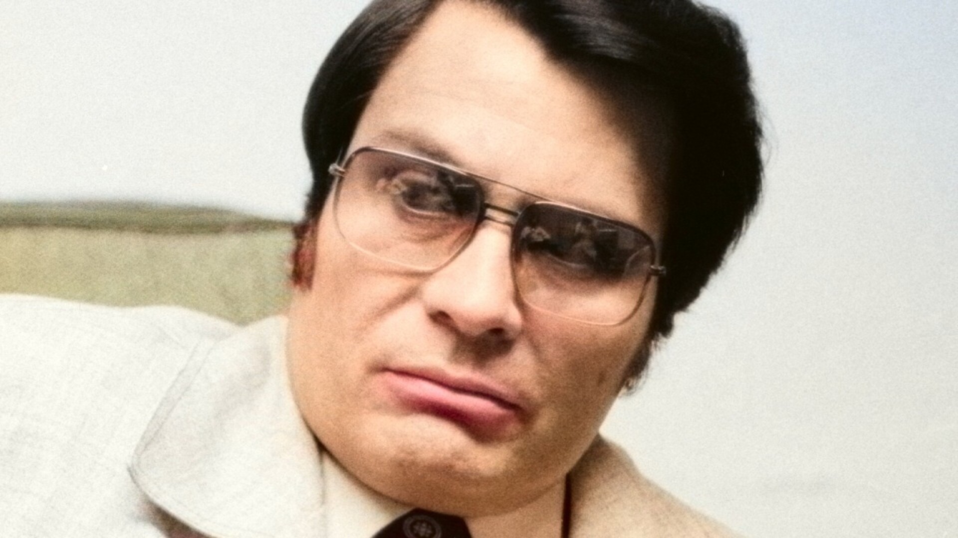 Video thumbnail for What It Was Really Like The Day Of The Jonestown Massacre