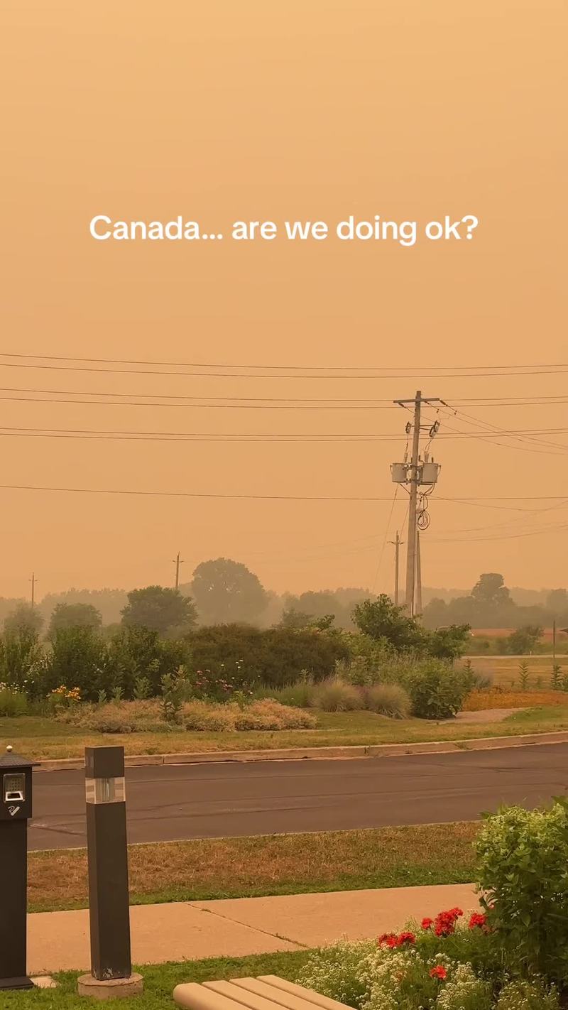 Video thumbnail for Wildfire Smoke Turns Toronto Sky an Eerie Orange Haze
