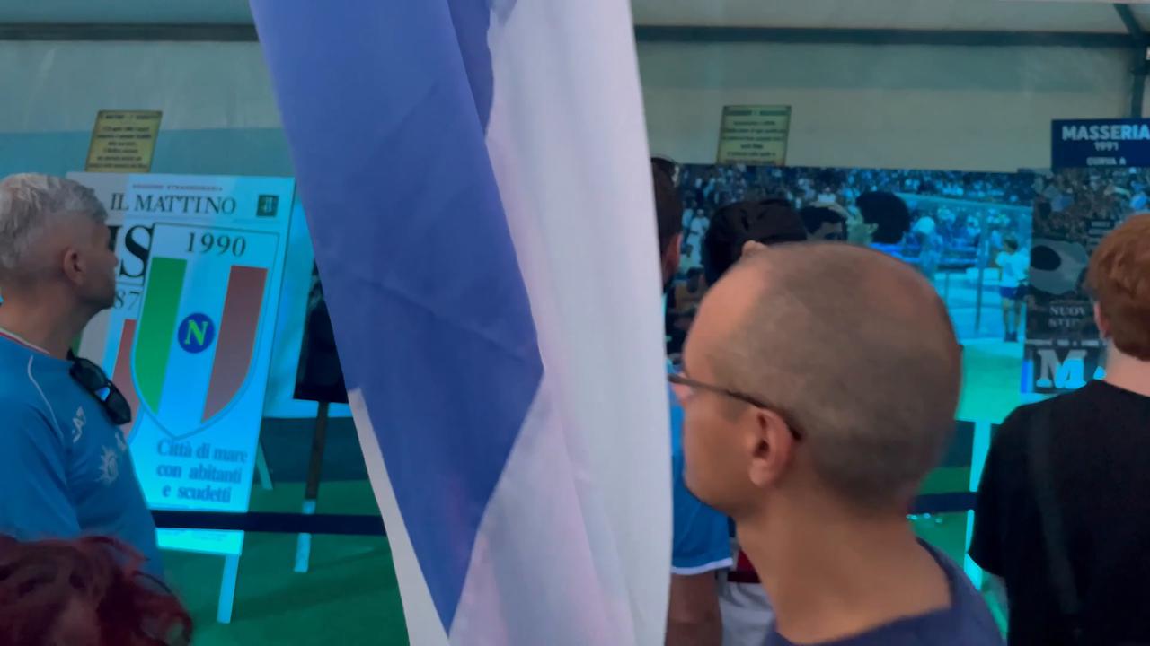 Video thumbnail for Italy: Napoli fans celebrate club's centenary in Naples.