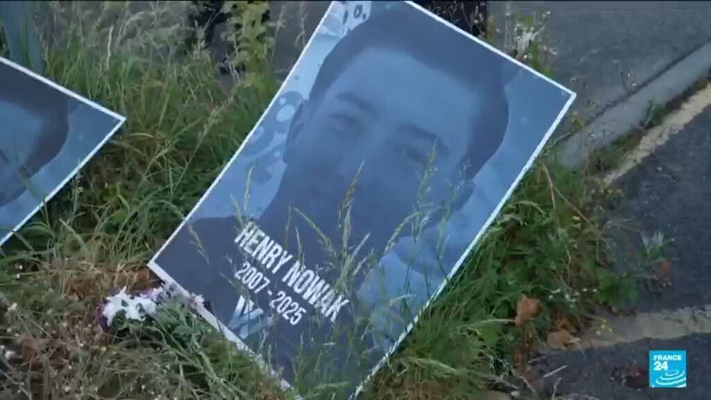 Video thumbnail for UK PM criticises Vance over comments about teen's stabbing death
