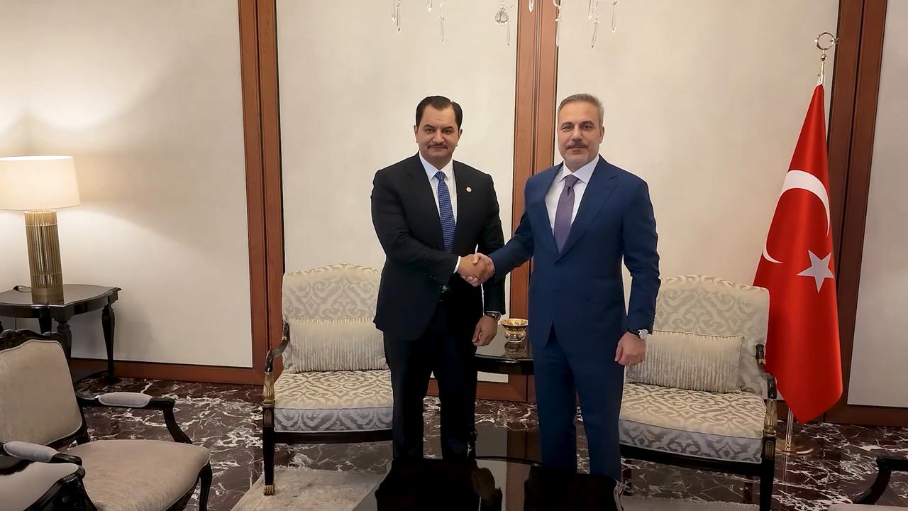 Video thumbnail for Türkiye: Turkish FM Fidan meets Libyan military commander Saddam Haftar in Ankara.