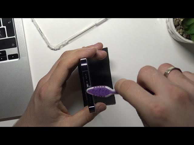 Video thumbnail for How Unblock Lighting Port on iPhone 14 Pro - Clean Charging Port with Household Items or Toothbrush