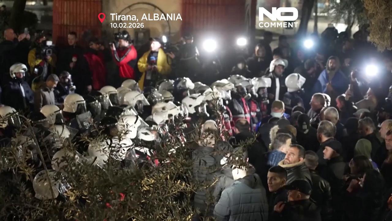 Video thumbnail for Violence erupts at anti-government protest in Albanian capital