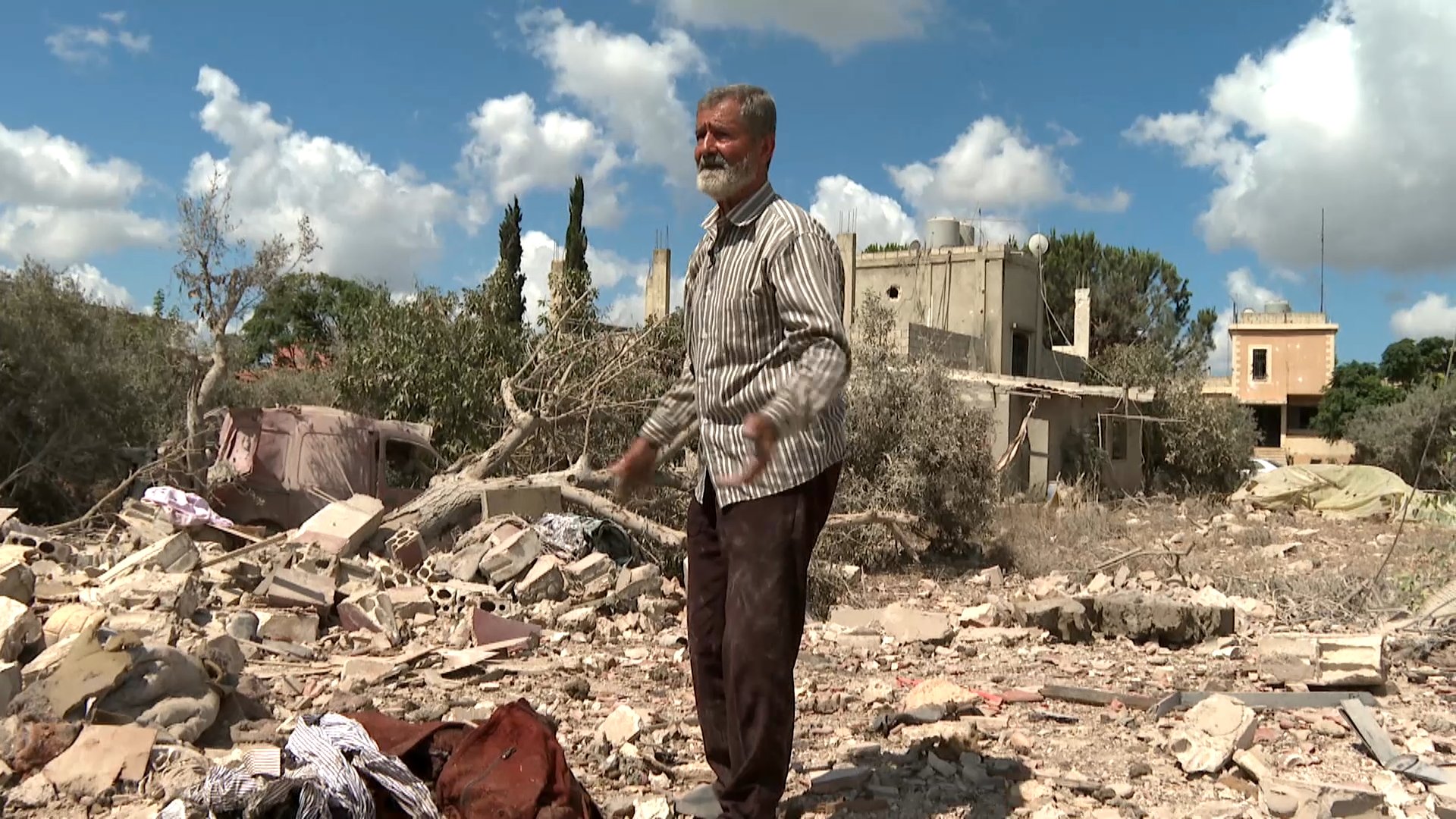Video thumbnail for Lebanese return to homes of rubble left by Israel in so-called ‘pilot zones’