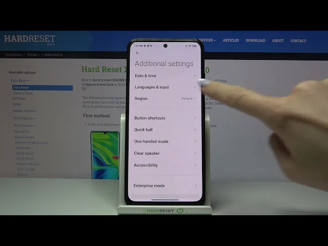 Video thumbnail for XIAOMI Redmi Note 10 and Emoji Suggestion Option - Keyboard Settings