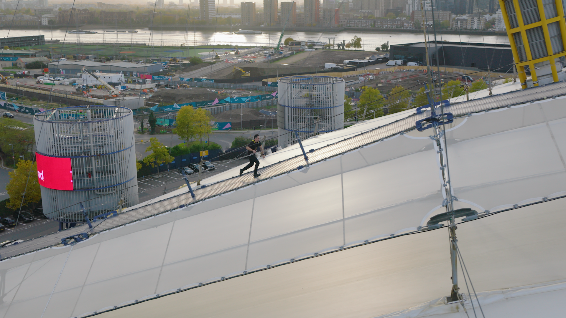 Video thumbnail for Fastest time to climb and descend the O2  4 minutes 40.79 seconds by Josh Patterson