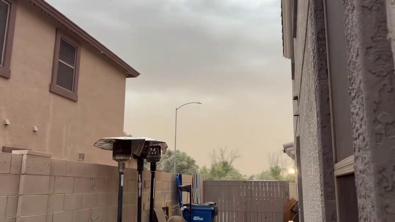 Video thumbnail for US: Monsoon Storms Bring Another Wall of Dust to Phoenix Metro 3.