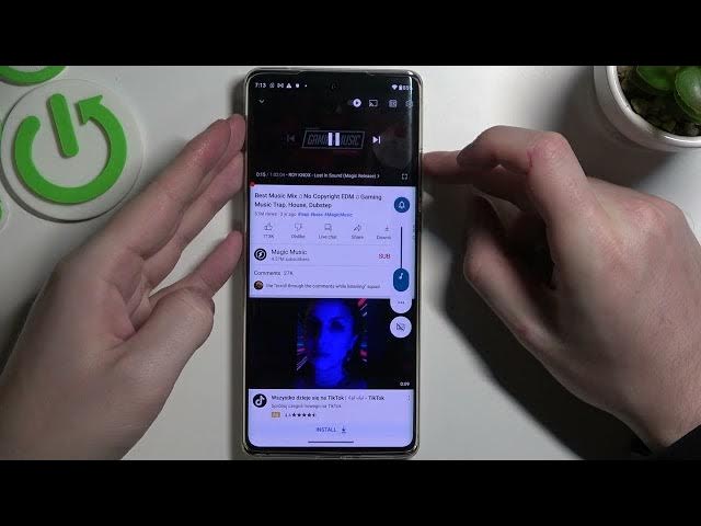 Video thumbnail for Does MOTOROLA Edge 30 Ultra Have Stereo Speaker?