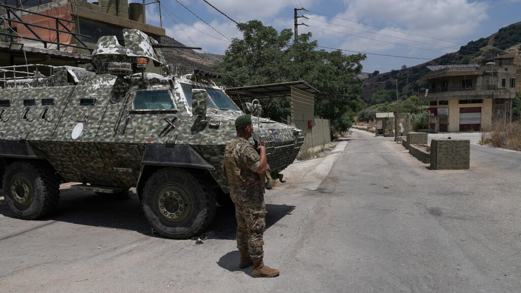 Video thumbnail for Israel and Lebanon trial 'safe zones' in southern Lebanon as part of deal