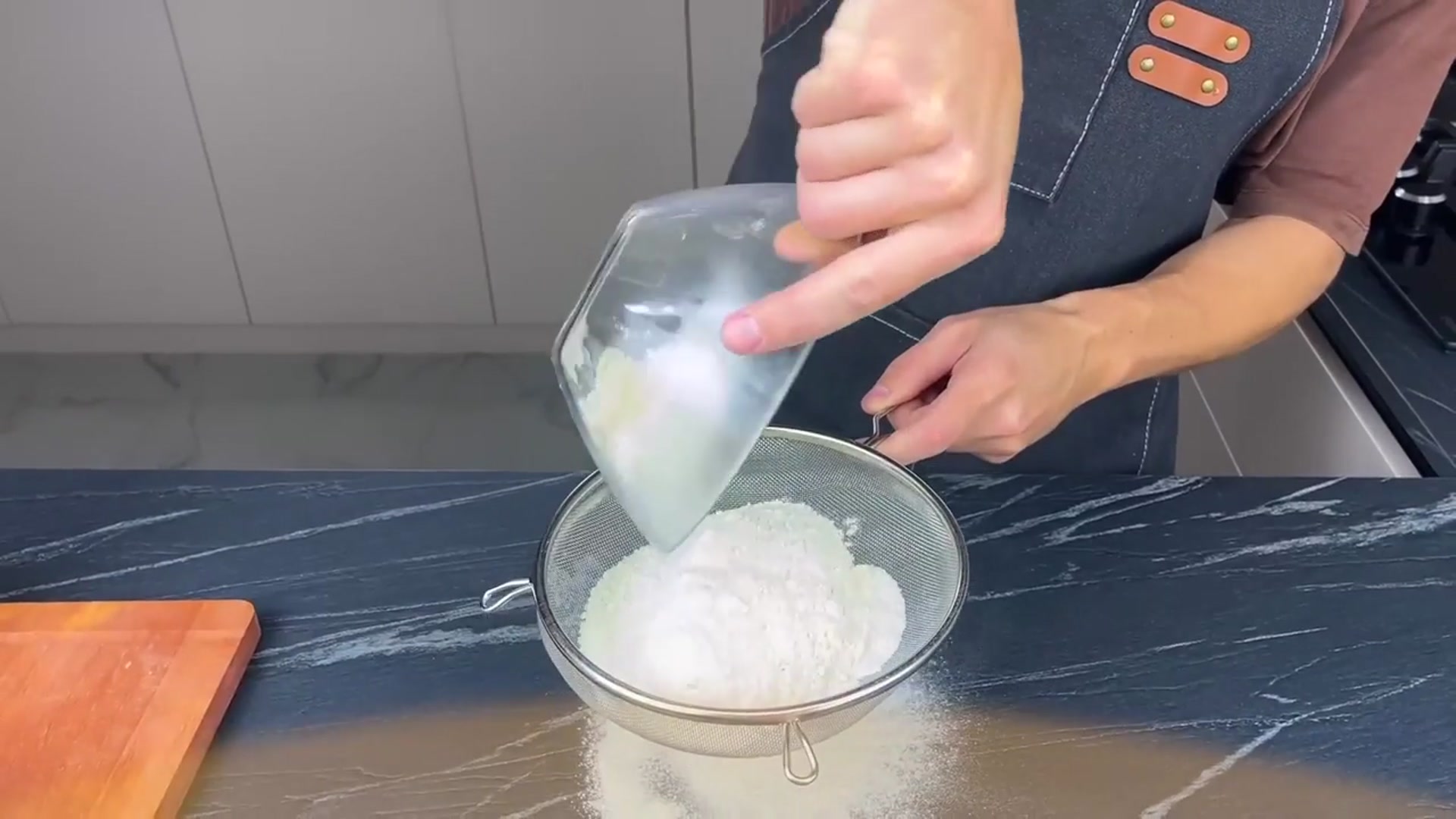 Video thumbnail for Homemade Pastry with a Fast and Simple Method