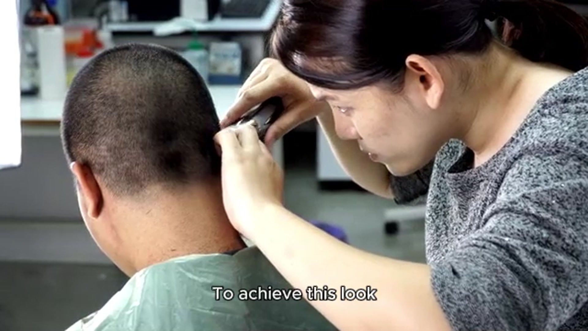 Video thumbnail for Chin-Length Lob haircut