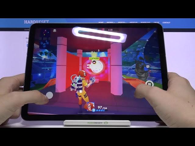 Video thumbnail for FRAG Pro Shooter Gameplay on iPad Air 2020 – Gaming Quality Test