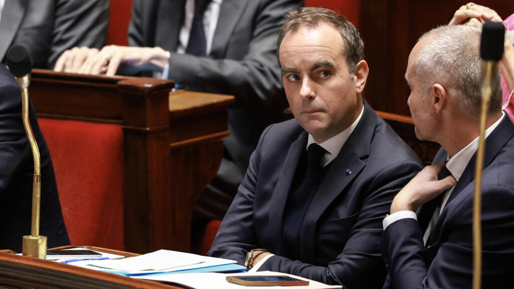 Video thumbnail for French Prime Minister vows 'massive' police deployment for new demonstrations