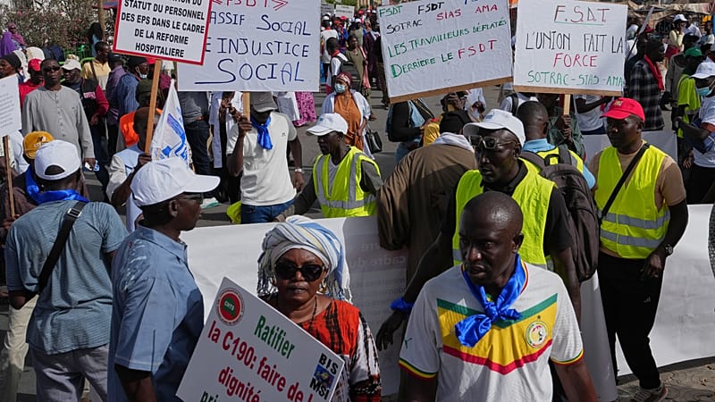 Video thumbnail for Senegal: Hundreds march in Dakar over broken government promises and cost of living