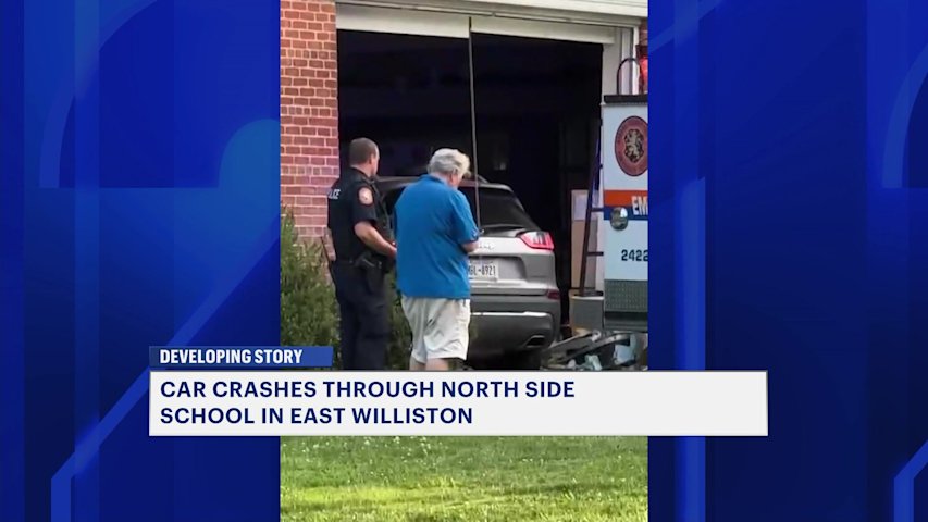 Video thumbnail for Jeep crashes into elementary school in East Williston