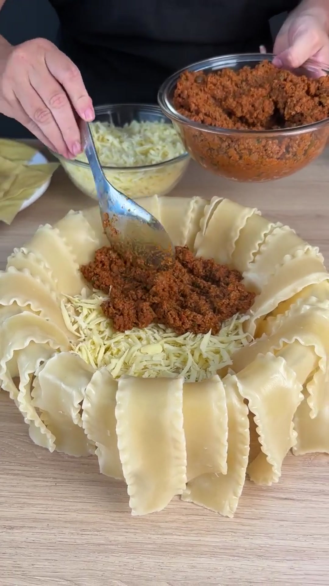 Video thumbnail for Every time I make this lasagna there is nothing left (720P HD)