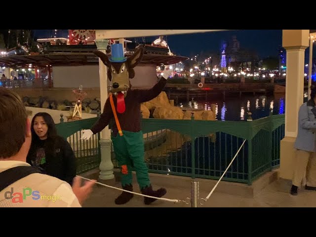 Video thumbnail for Big Bad Wolf - Disneyland After Dark: Villains Nite