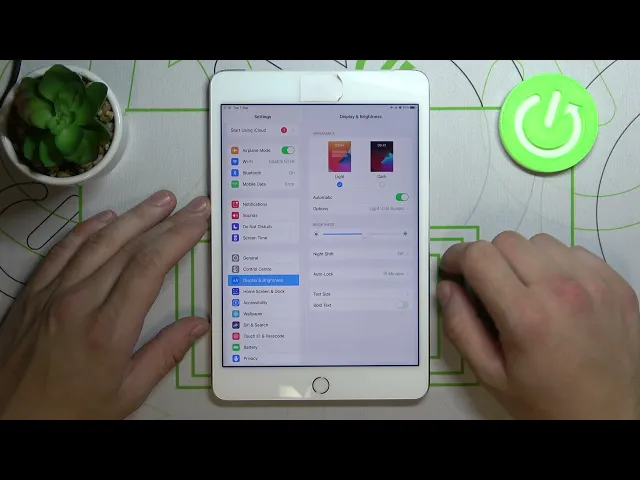 Video thumbnail for Change Screen Timeout – APPLE iPad Mini 4 and Sleep Mode Managing
