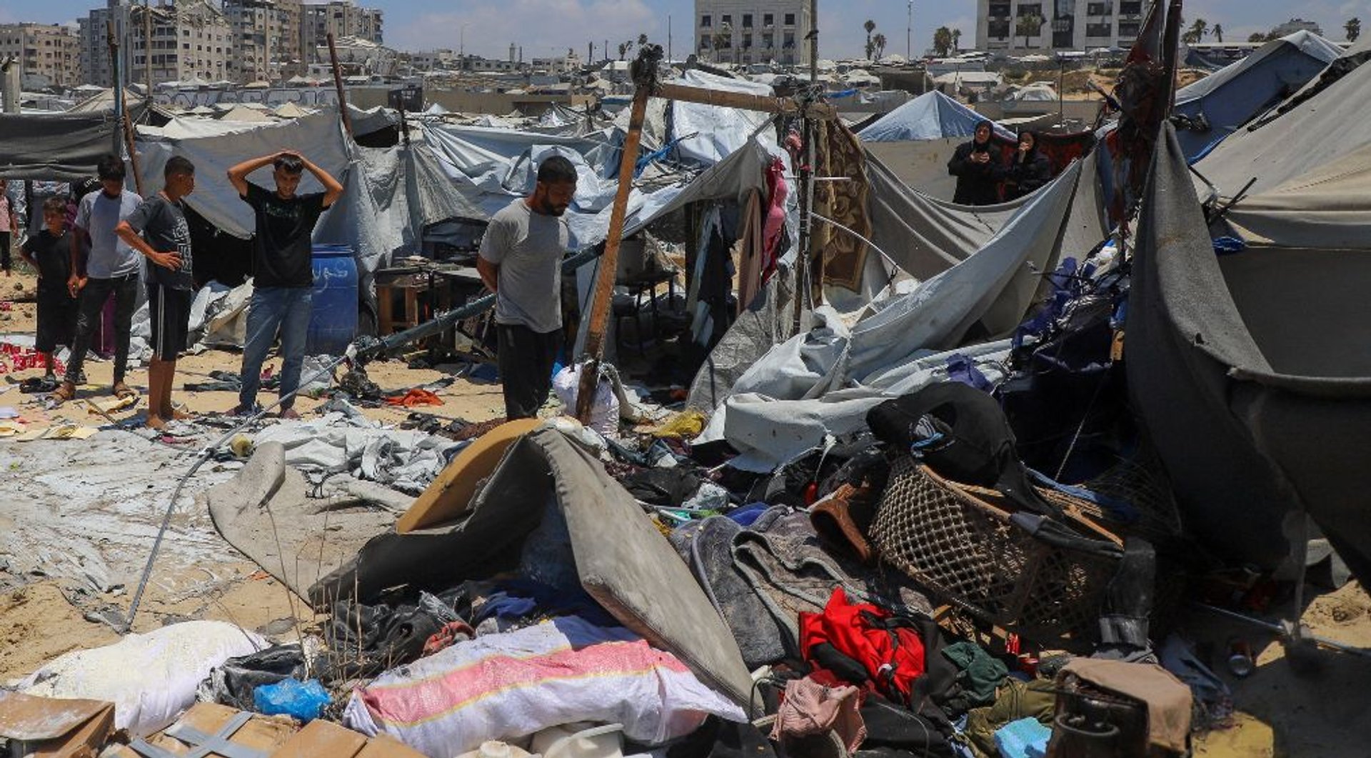 Video thumbnail for Israeli strikes hit Gaza shelters as displaced Palestinians face renewed escalation