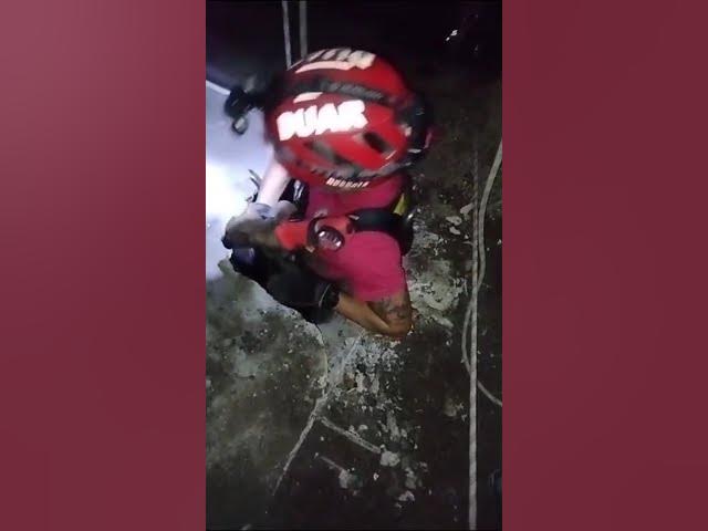 Video thumbnail for Bomberos rescataron a un perro que cayó a un pozo de 10 metros
