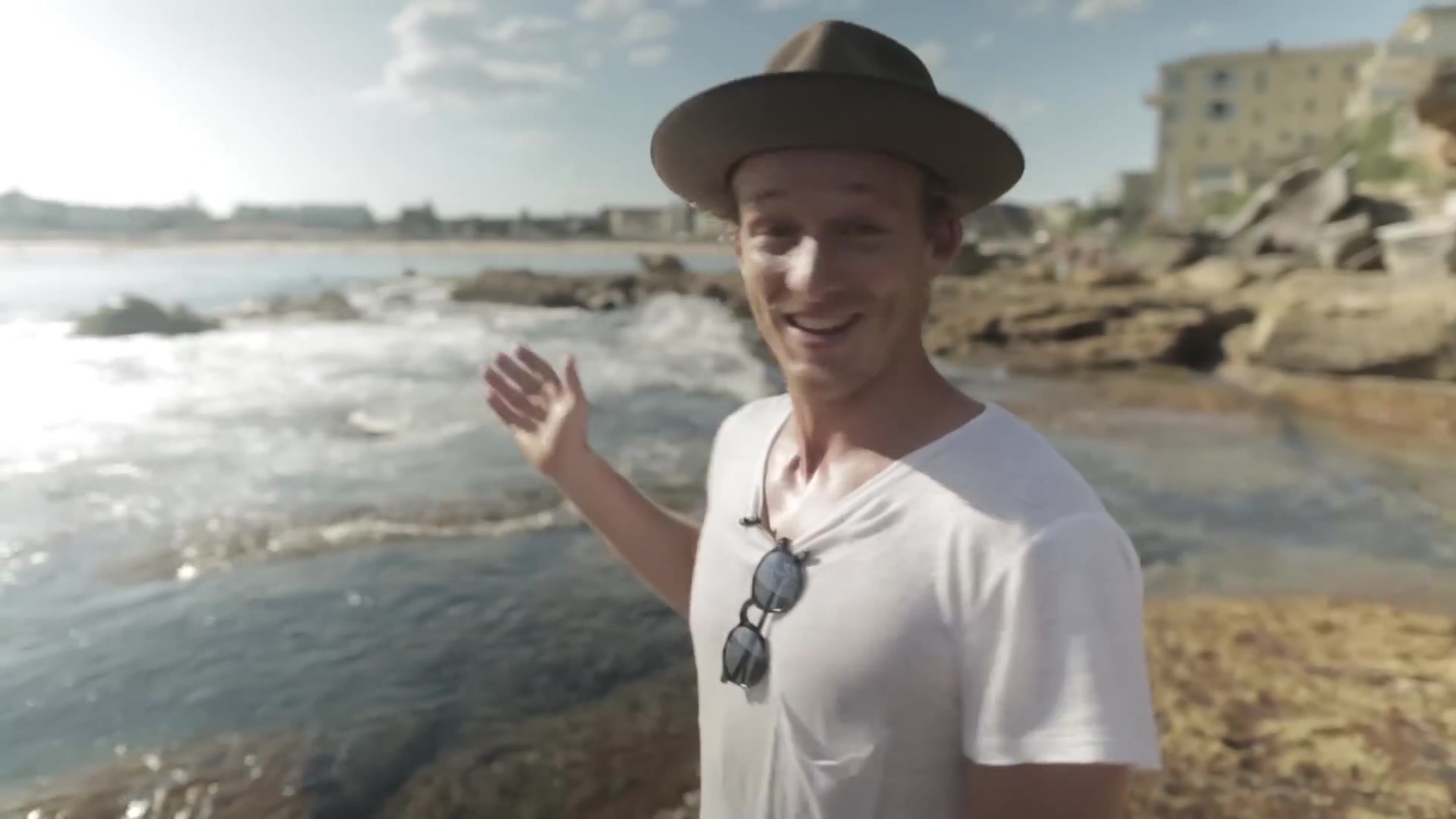 Video thumbnail for Aussie Beach Christmas! ¦ Hot Smoked Salmon ¦ Bondi Harvest (454)