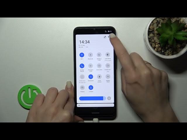 Video thumbnail for How To Power On Flashlight On REALME C30