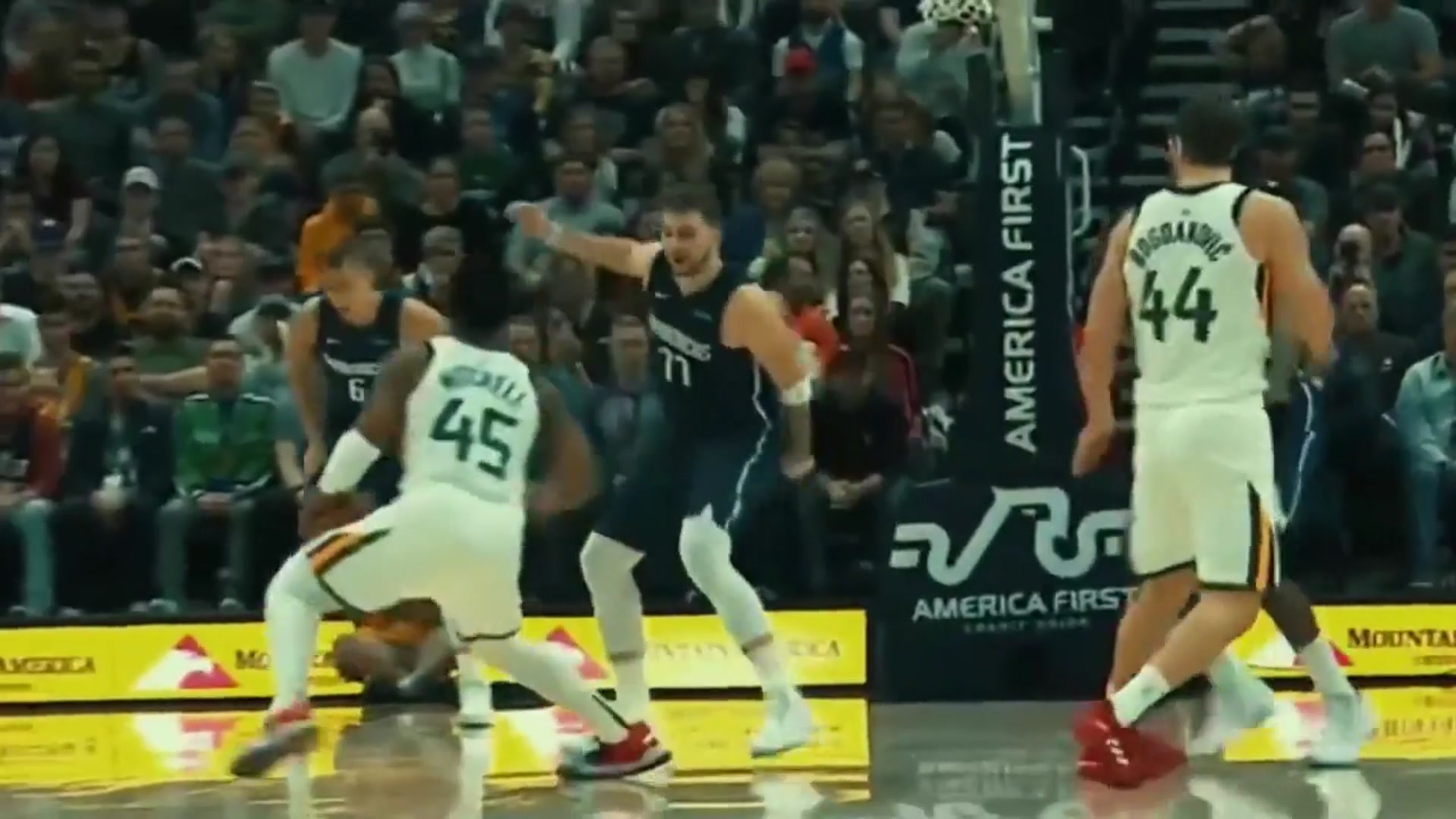 'Video thumbnail for knyt: knicks trade targets: bleacher report reaction, donovan mitchell, malcolm brogdon, monte morris'