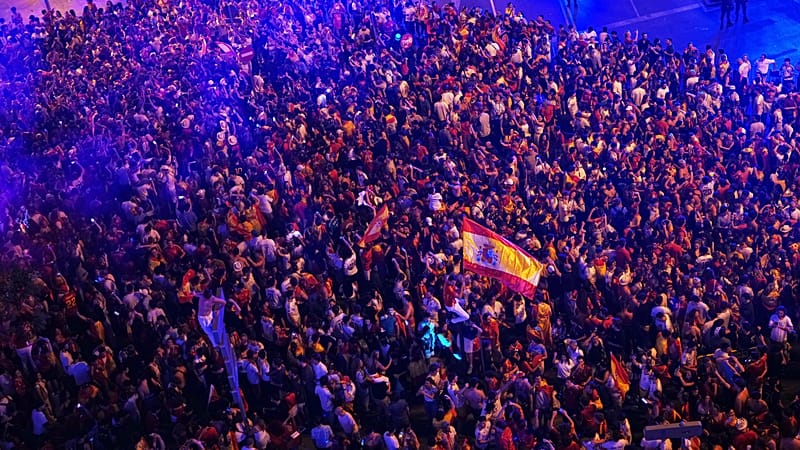 Video thumbnail for Wild celebrations in Madrid after Spain seal FIFA World Cup victory