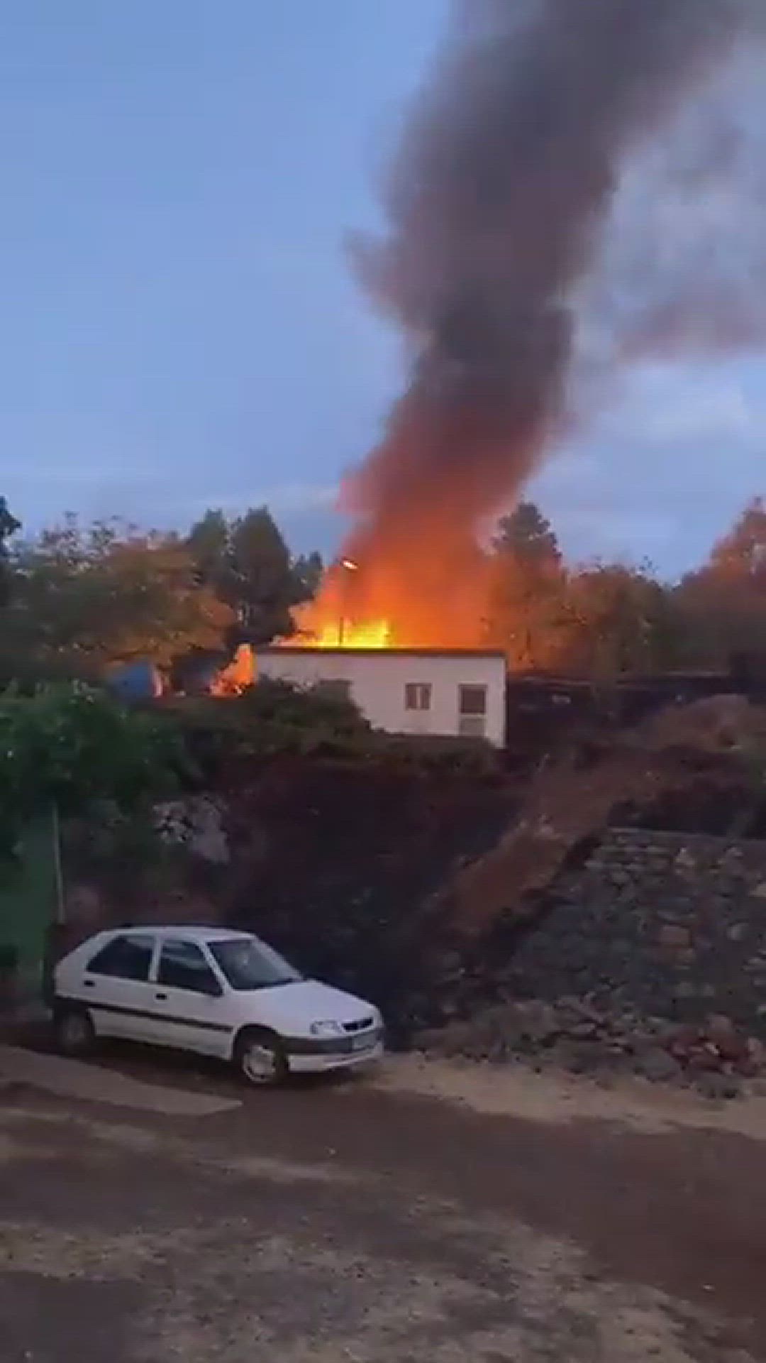 'Video thumbnail for Waldbrand La Palma 2020 - Video 1'