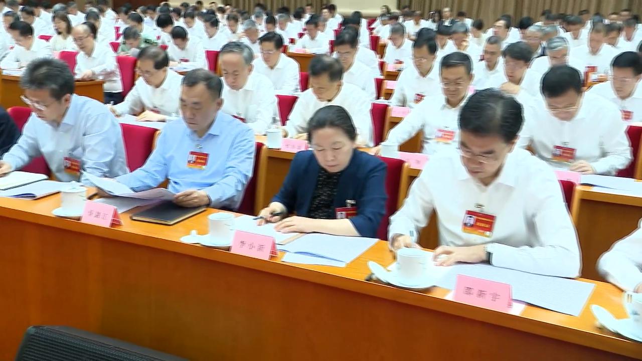 Video thumbnail for China: Chinese President Xi calls for accelerating advanced manufacturing to support high-quality economic development.