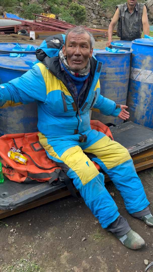 Video thumbnail for Sherpa found alive on Mount Everest after six days missing