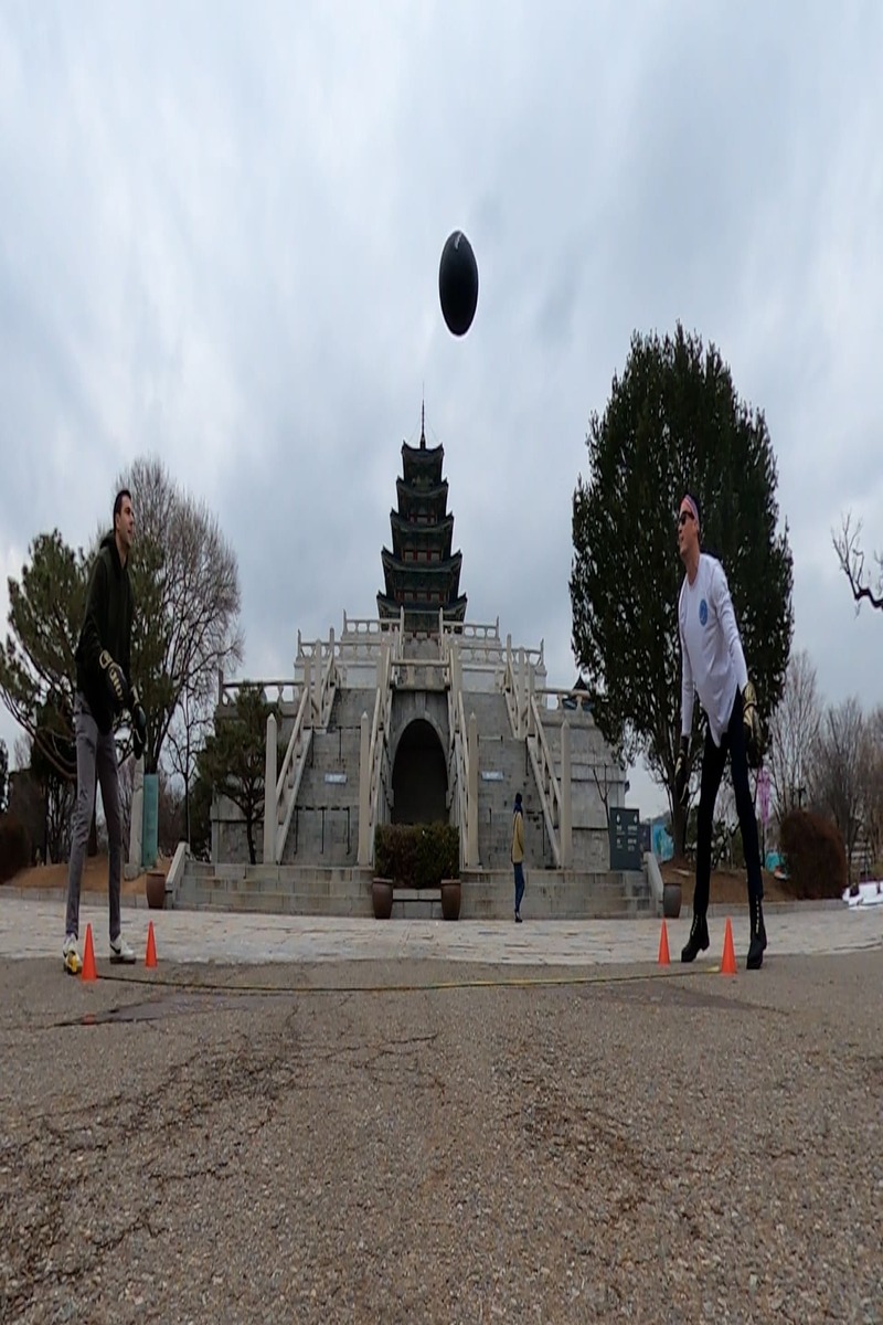 Video thumbnail for Medicine Ball Catch World Record