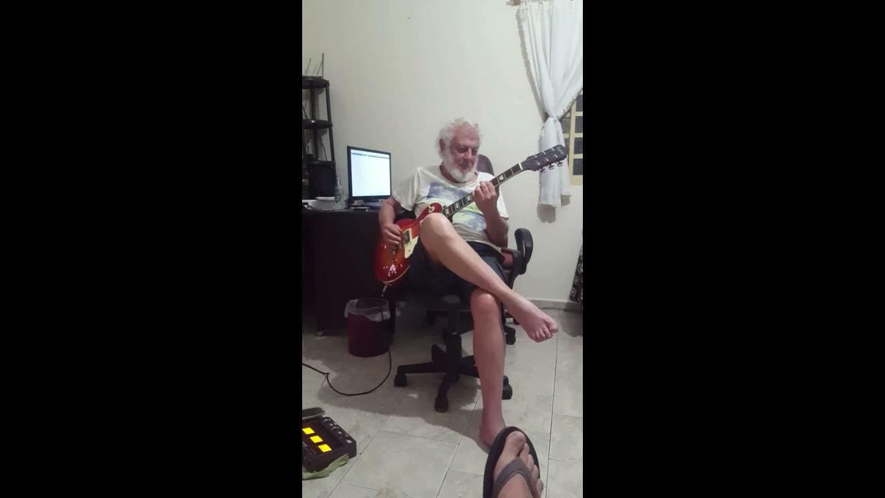 'Video thumbnail for Como tocar muito (mal)  uma guitarra Gibson'