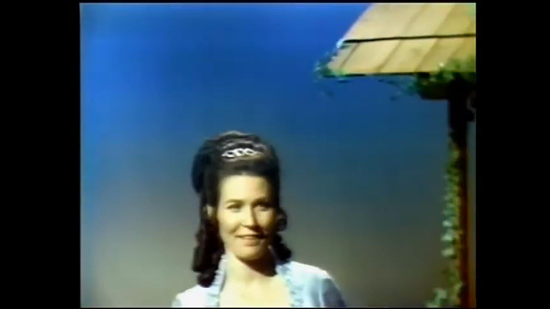 'Video thumbnail for Loretta Lynn - Woman Of The World (Leave My World Alone)'