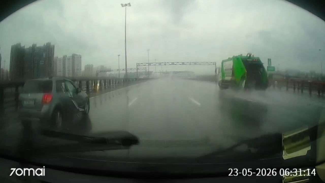 Video thumbnail for Car Loses Control on Rainy St. Petersburg Highway