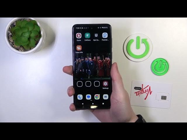 Video thumbnail for MOTOROLA Moto G13 Hand Size Comparison