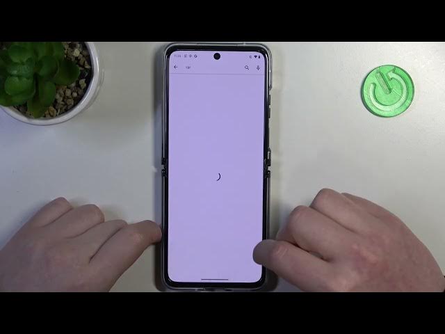 Video thumbnail for How to Download & Install the RAR App on a MOTOROLA Razr 40 Ultra