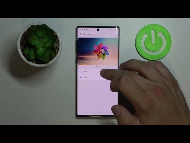 Video thumbnail for How to Find and Manage Display Settings in Samsung Galaxy Note 10? Customize your Screen